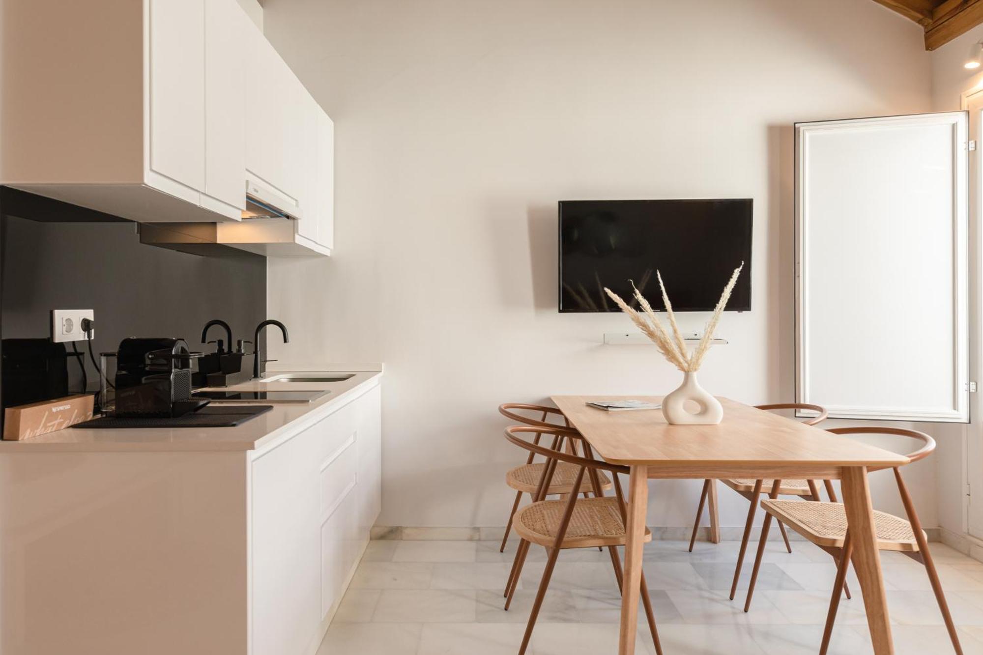 Isg Apartments Cuna Севиля Екстериор снимка