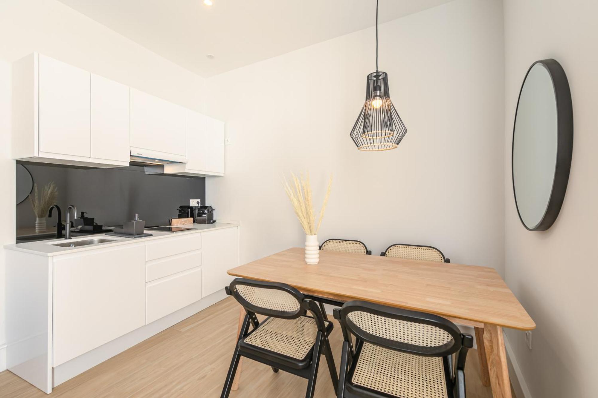 Isg Apartments Cuna Севиля Екстериор снимка