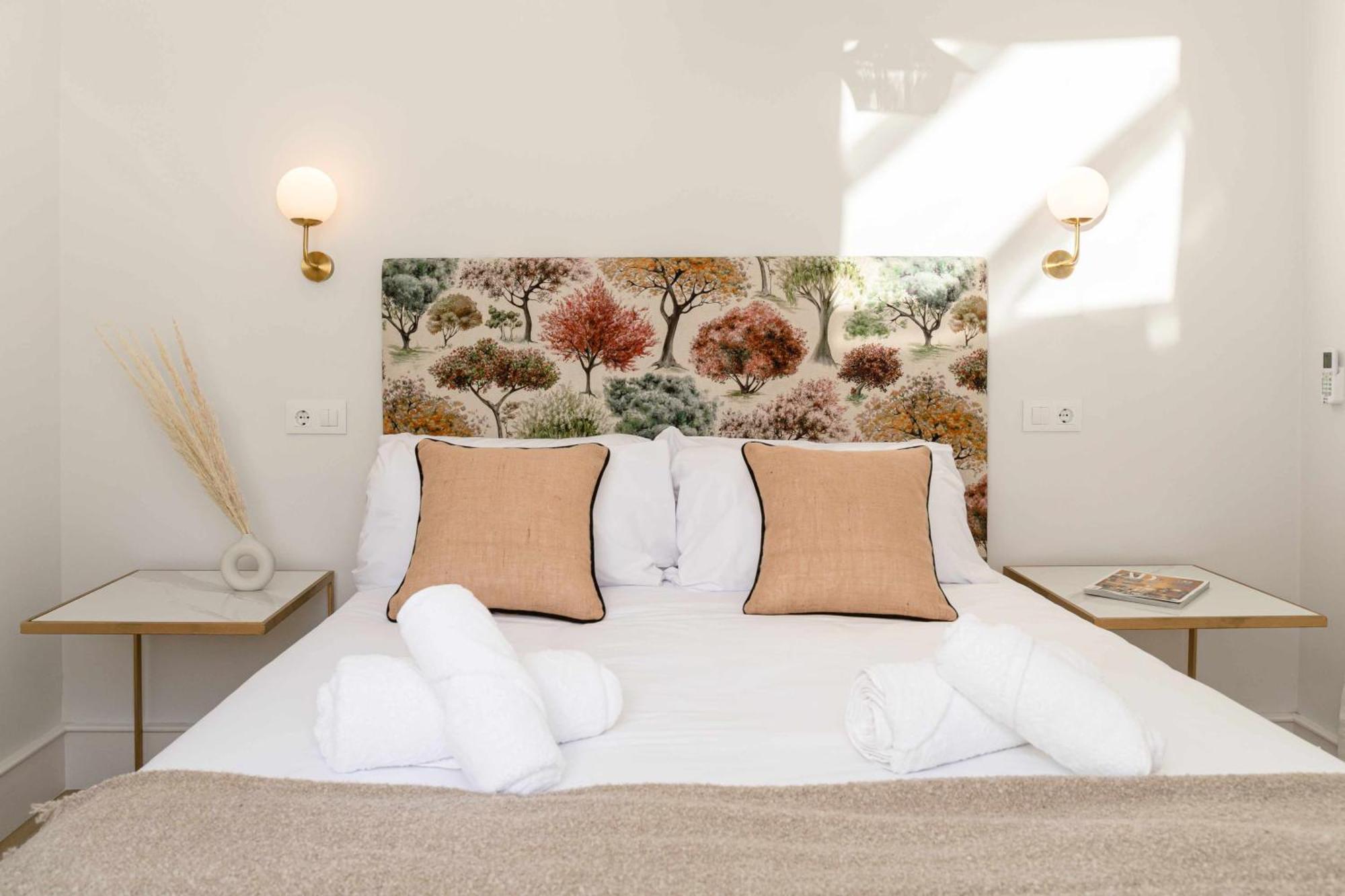 Isg Apartments Cuna Севиля Екстериор снимка