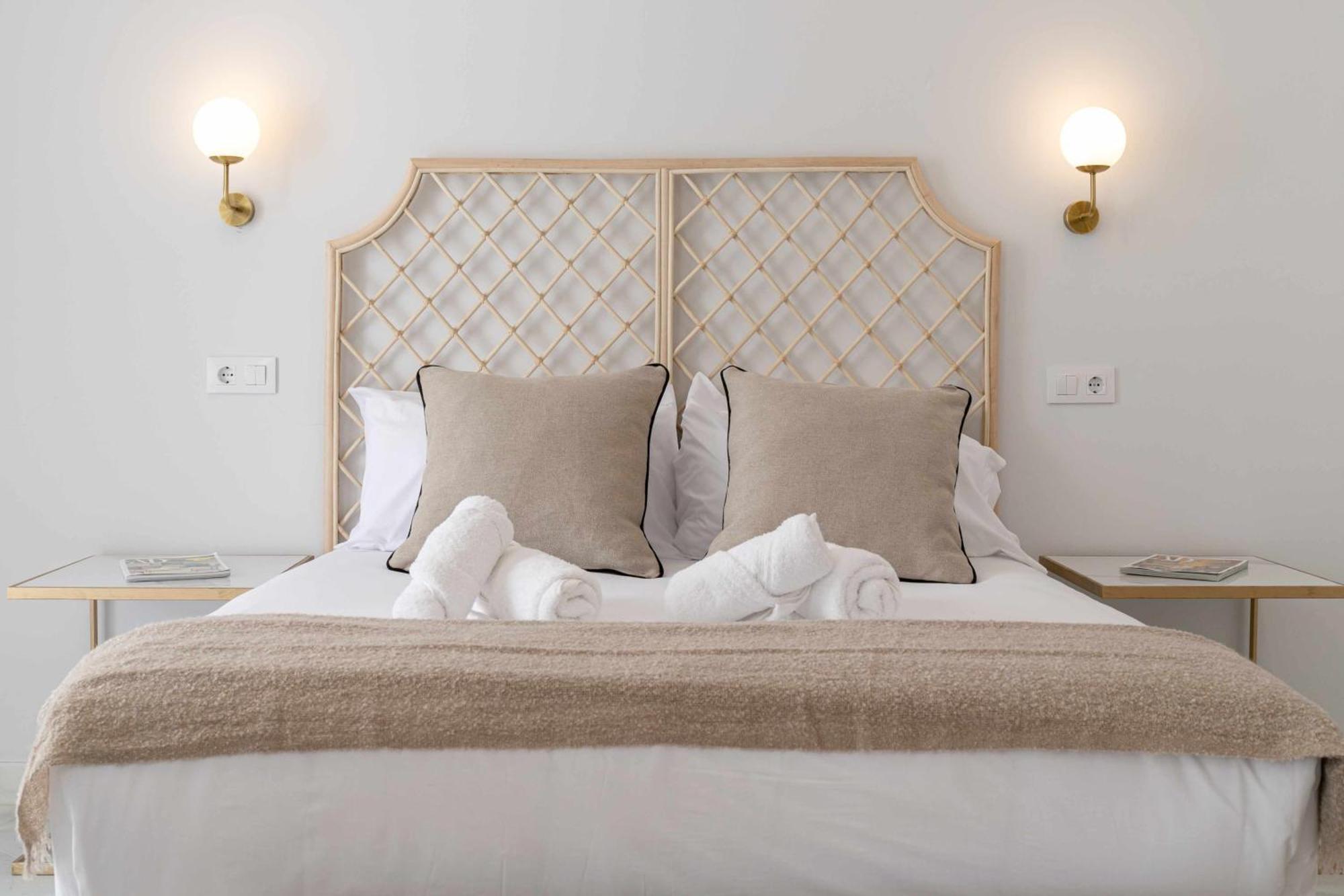 Isg Apartments Cuna Севиля Екстериор снимка