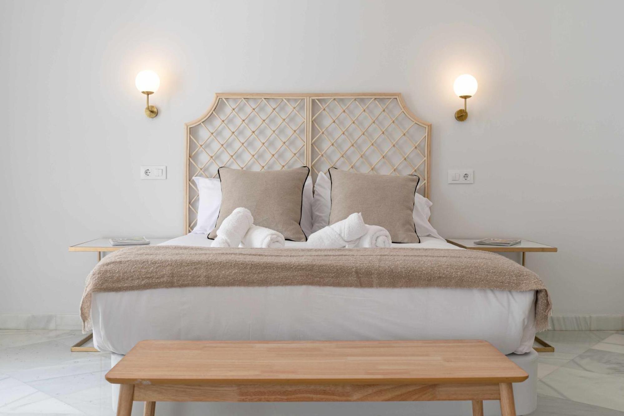 Isg Apartments Cuna Севиля Екстериор снимка