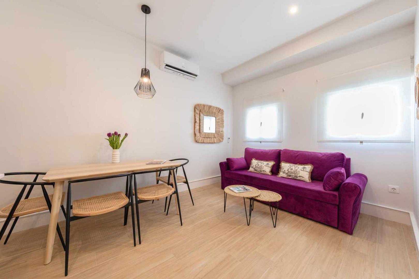 Isg Apartments Cuna Севиля Екстериор снимка