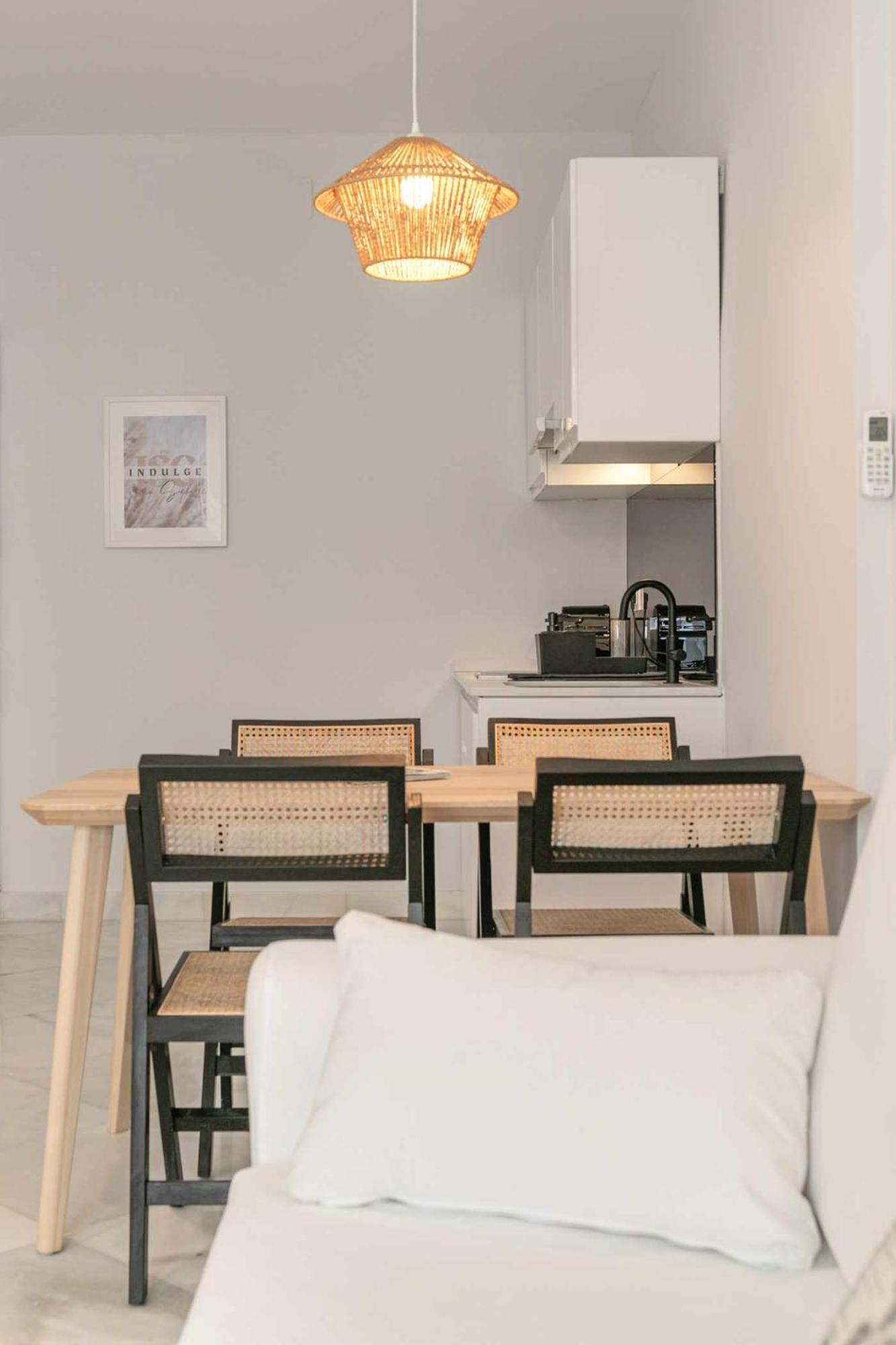 Isg Apartments Cuna Севиля Екстериор снимка