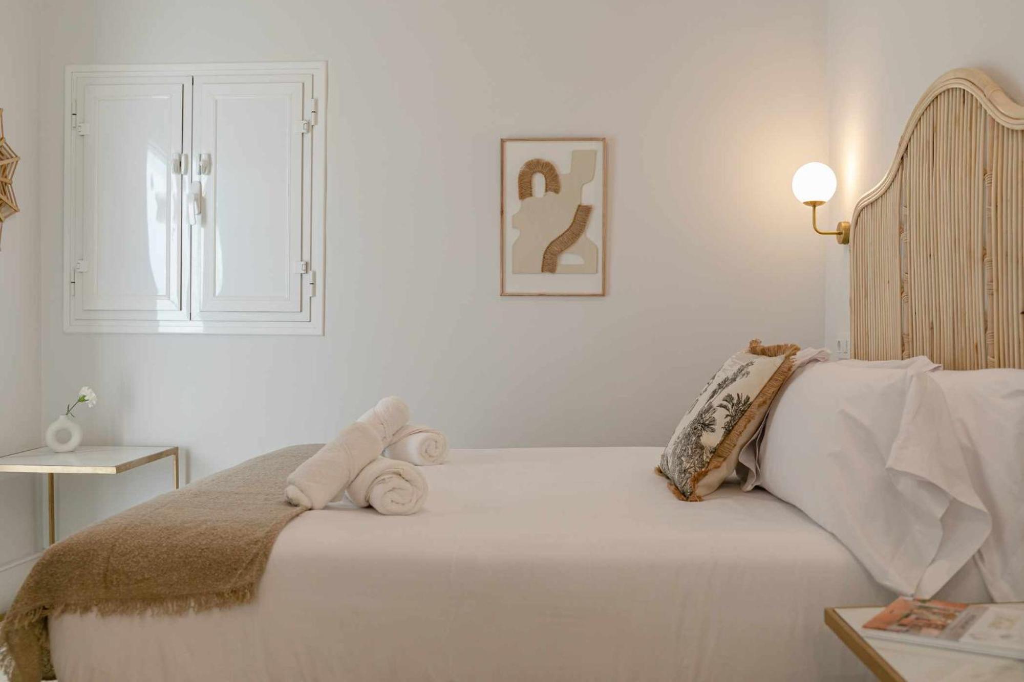 Isg Apartments Cuna Севиля Екстериор снимка