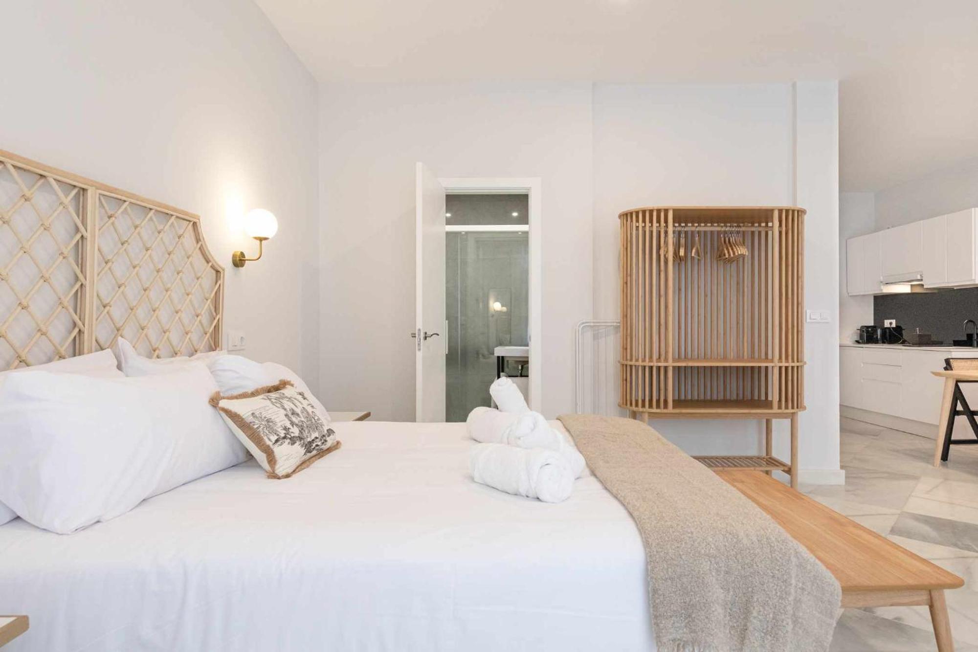 Isg Apartments Cuna Севиля Екстериор снимка
