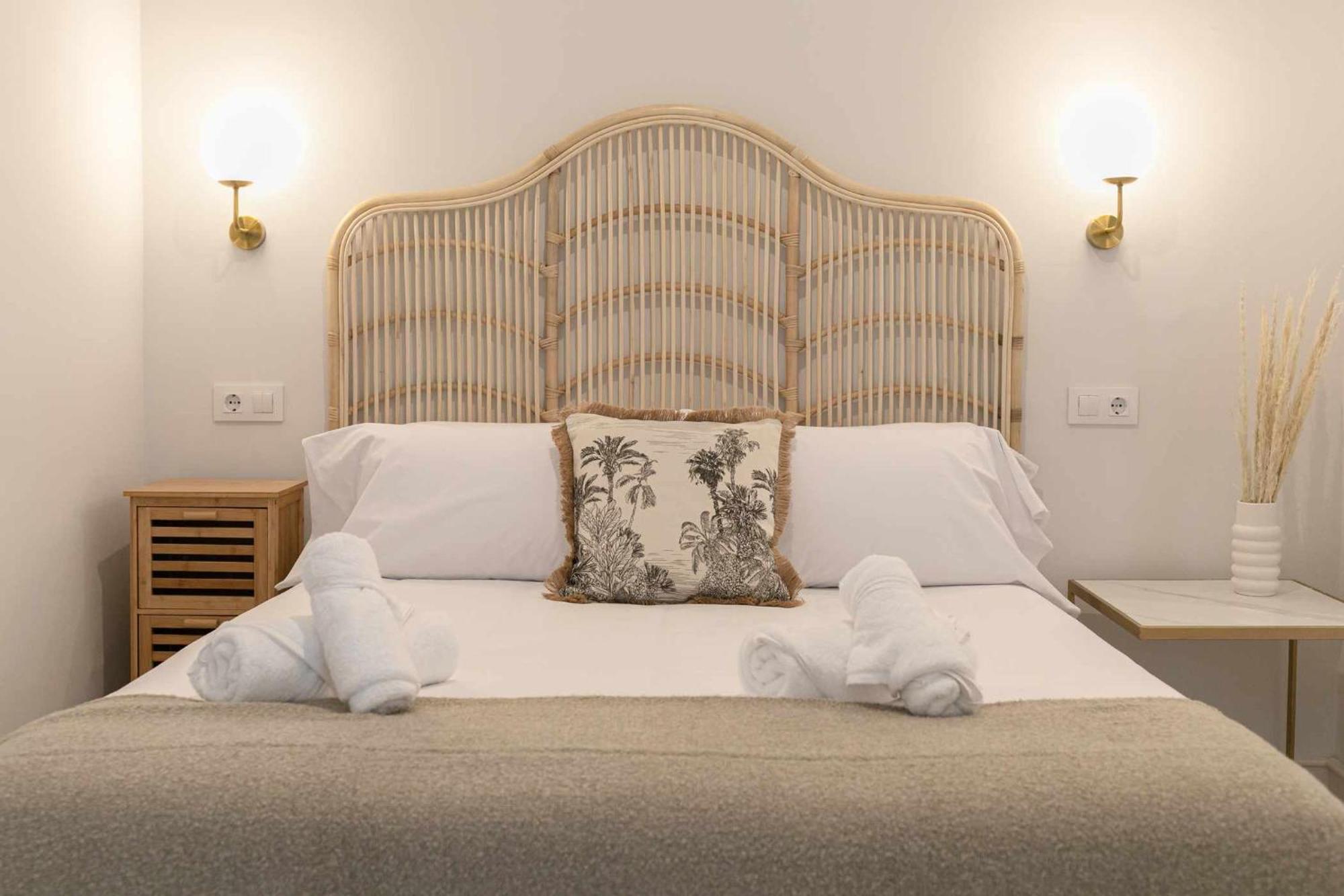 Isg Apartments Cuna Севиля Екстериор снимка