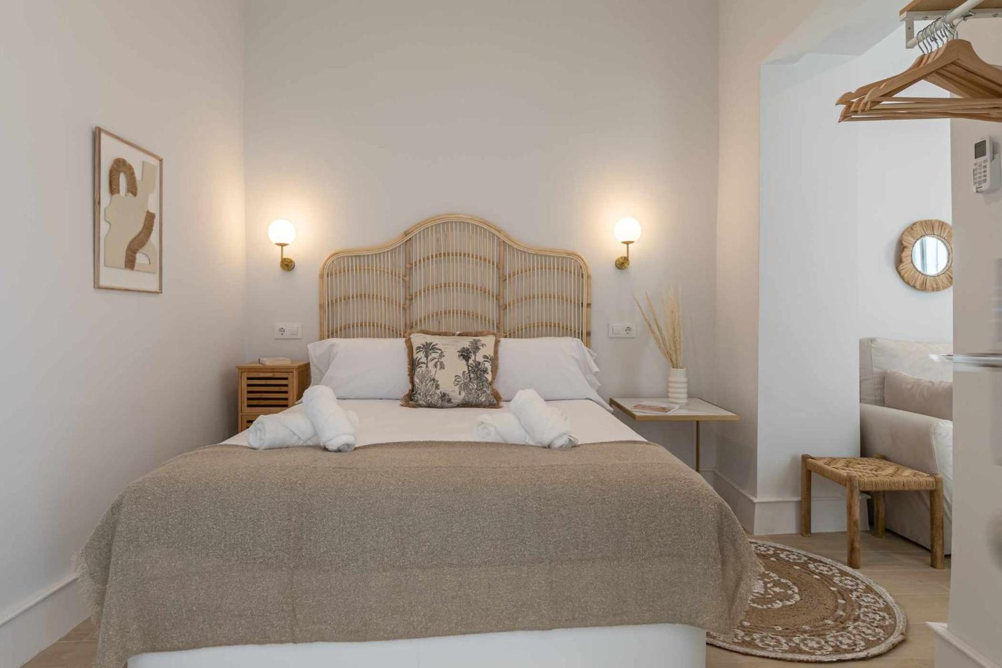 Isg Apartments Cuna Севиля Екстериор снимка
