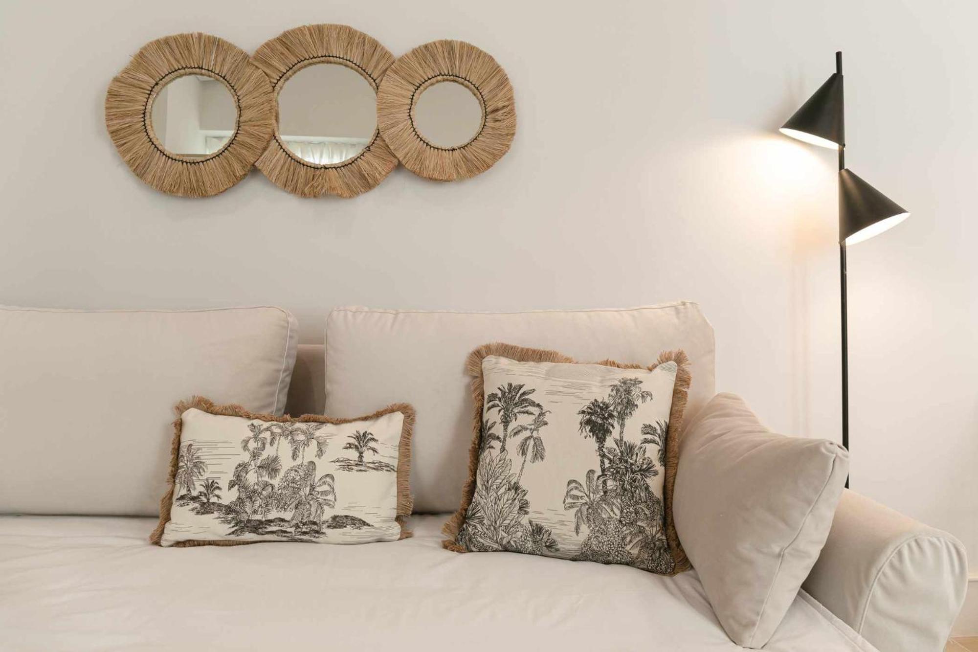 Isg Apartments Cuna Севиля Екстериор снимка