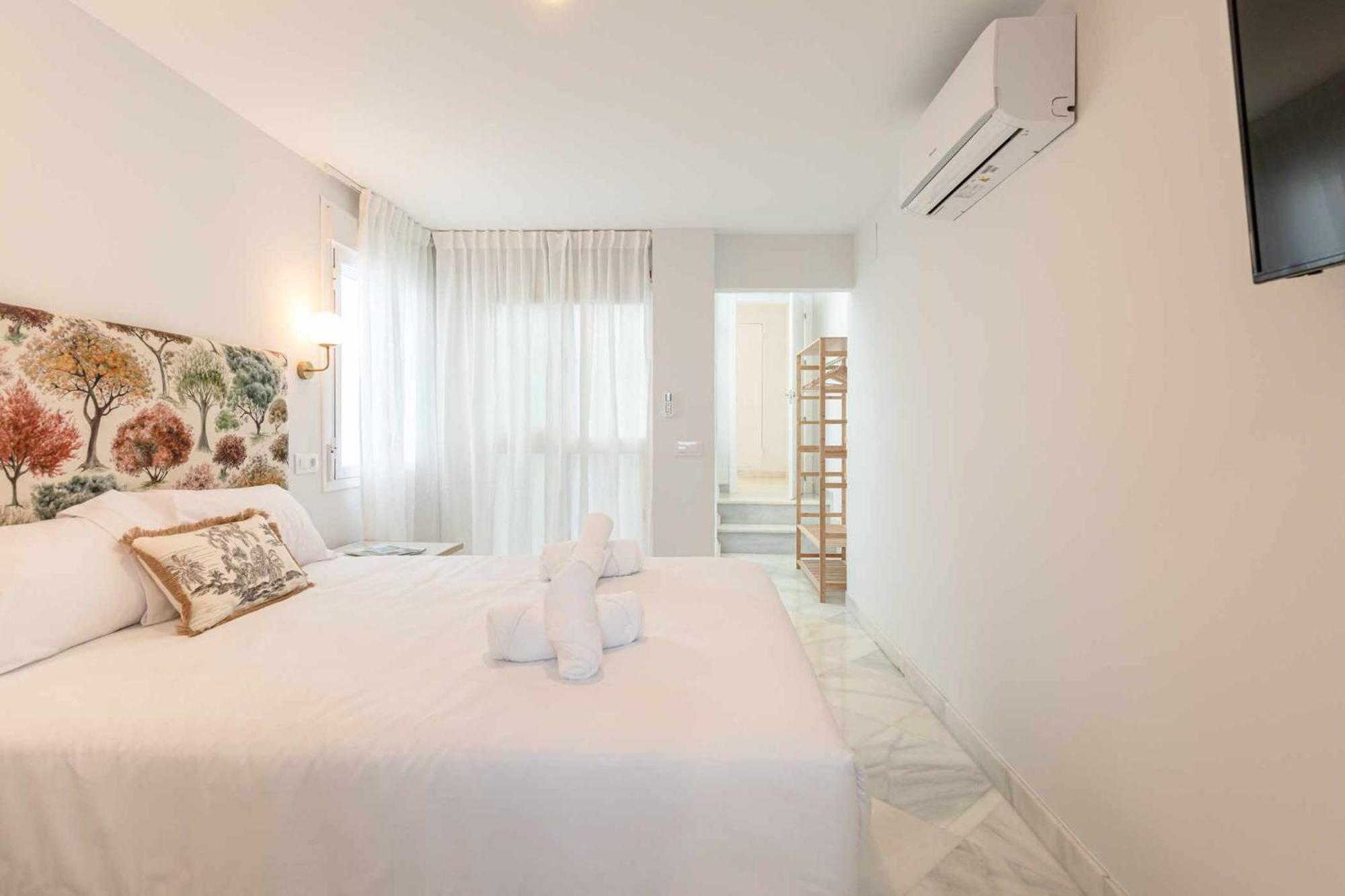 Isg Apartments Cuna Севиля Екстериор снимка