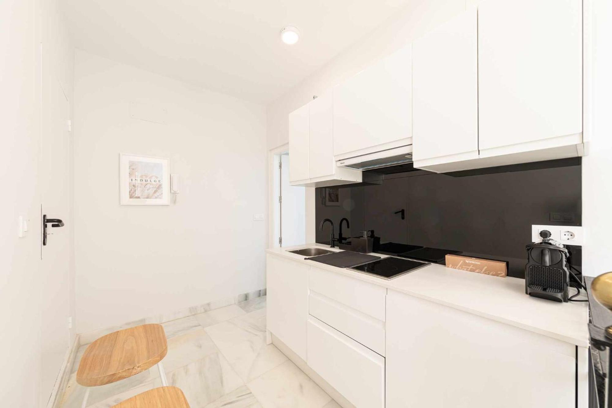 Isg Apartments Cuna Севиля Екстериор снимка
